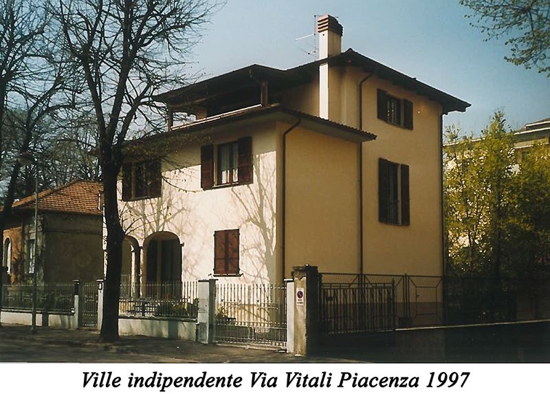 Villa indipendente Via Vitali Piacenza 1997