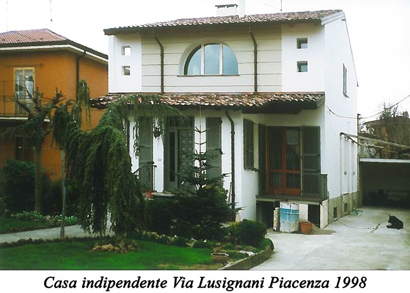 Casa indipendente Via Lusignani Piacenza 1998