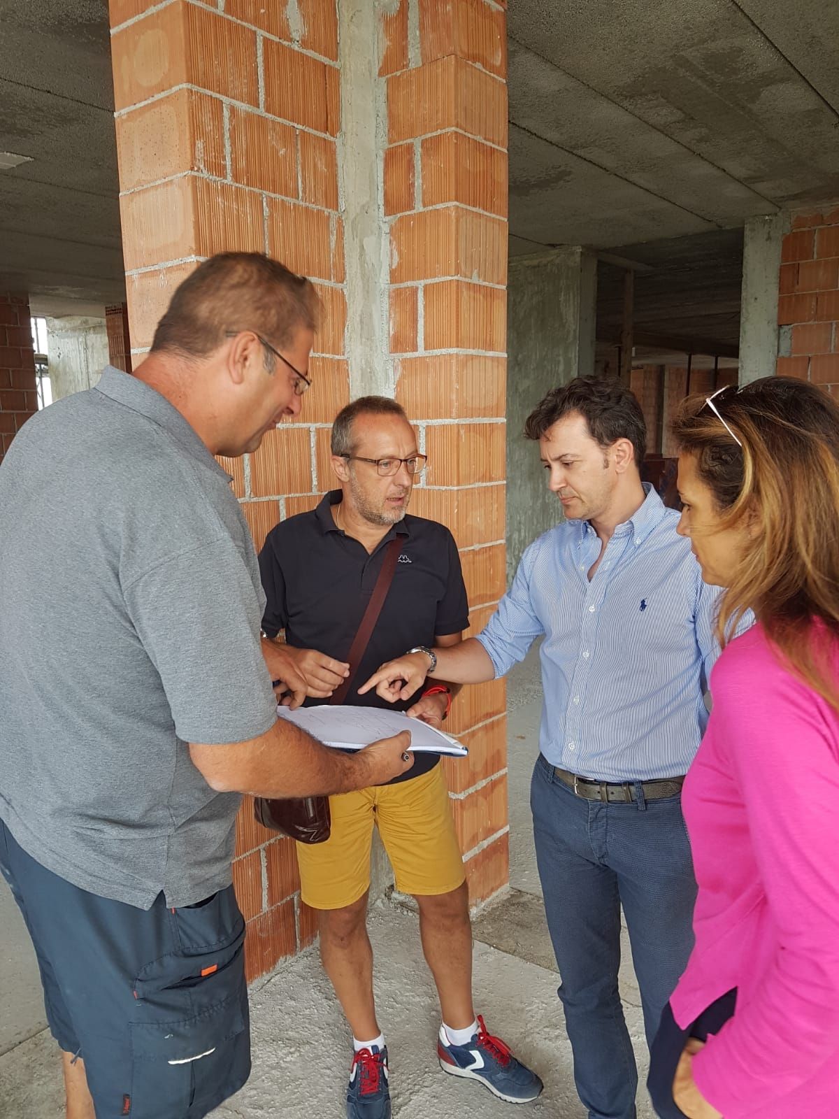 Sopralluogo tecnici con fabbro.