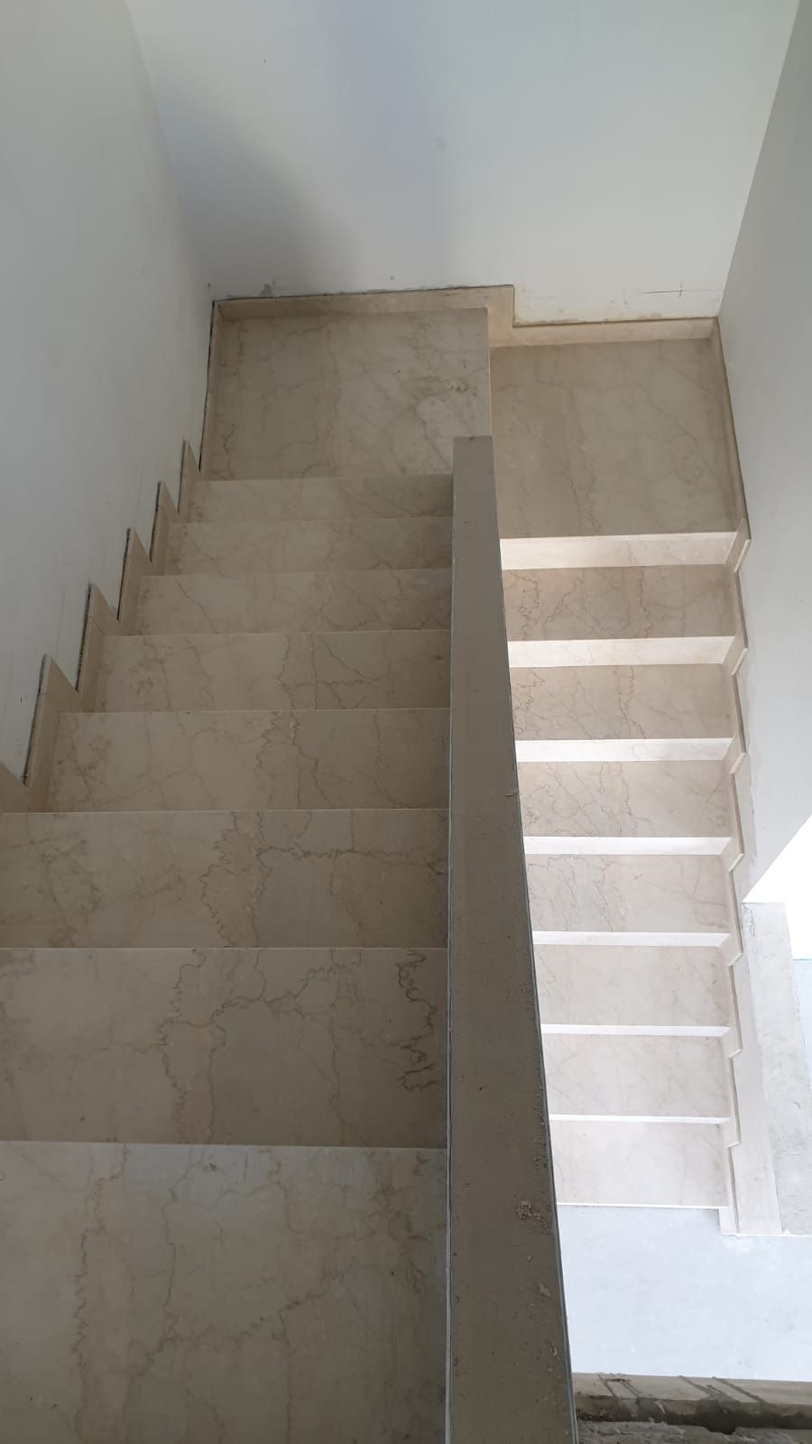 Scala in marmo