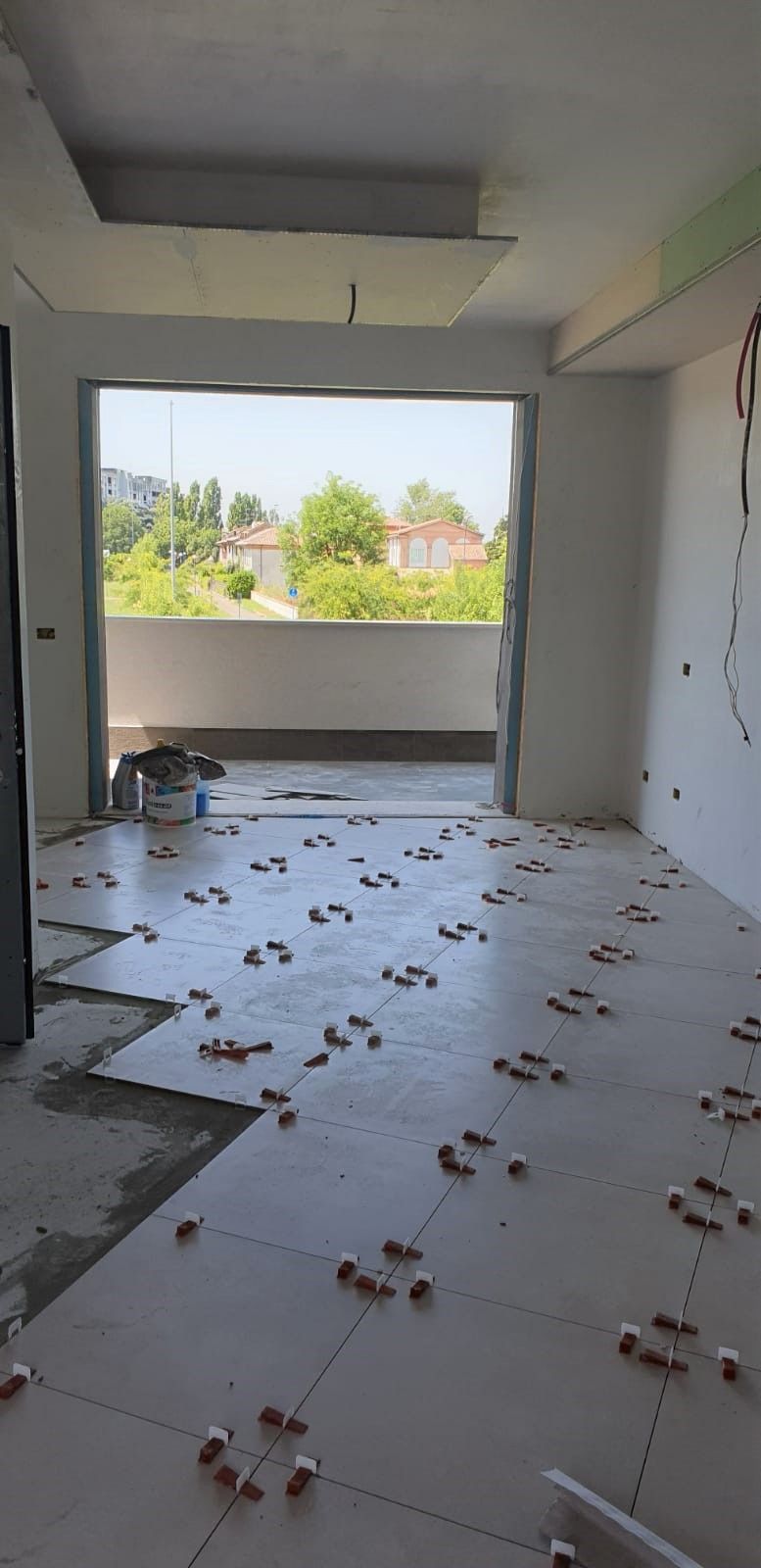 Posa pavimento interno
