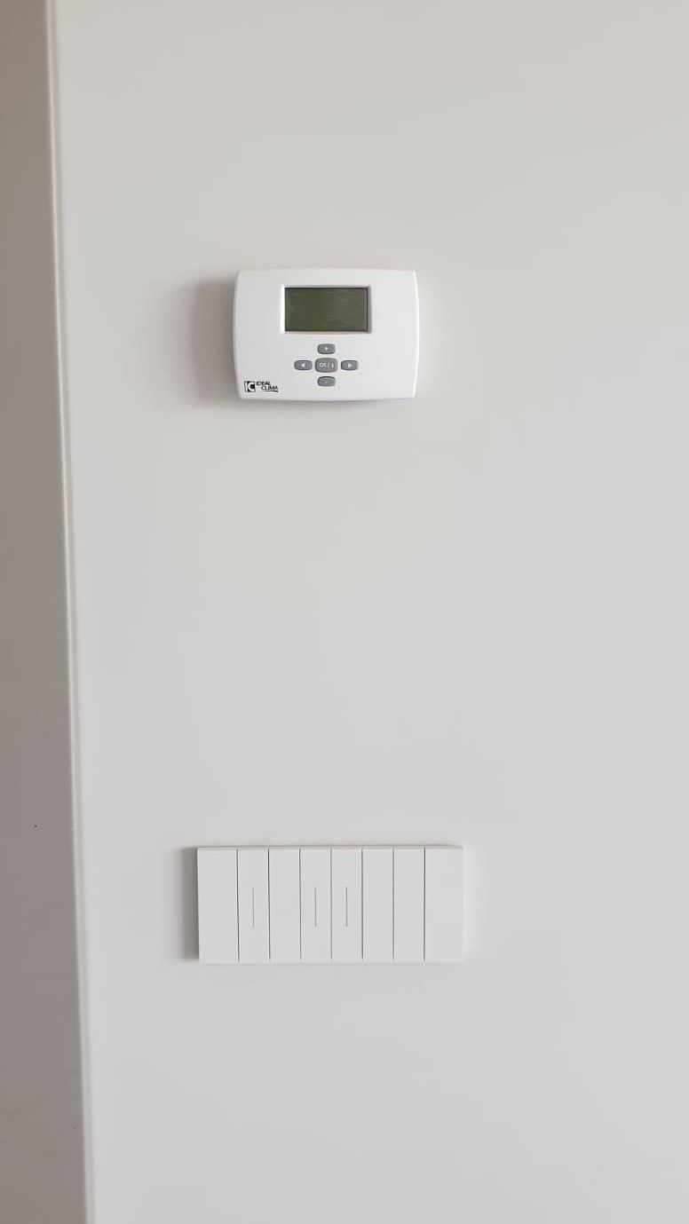 Termostato IdealClima + placche Living Now