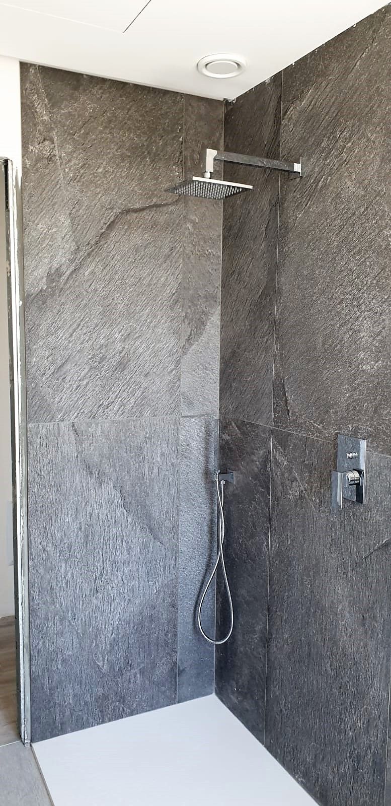 Rivestimento doccia