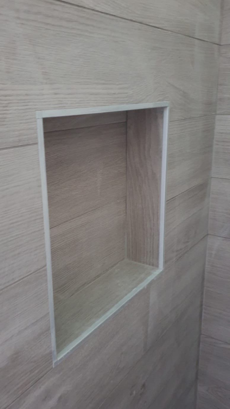 Interno doccia con nicchia
