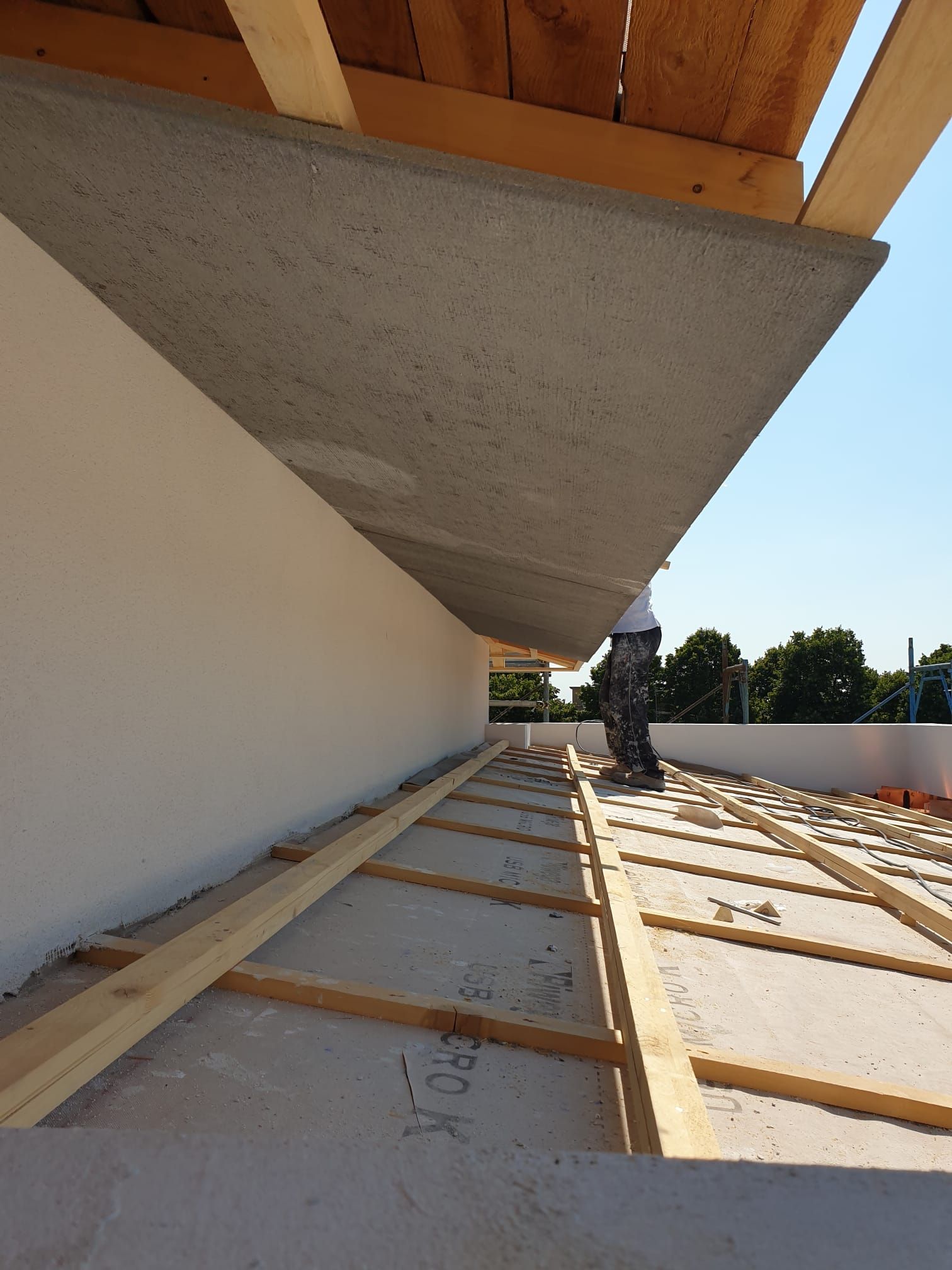 Rivestimento cornicione palazzina 2