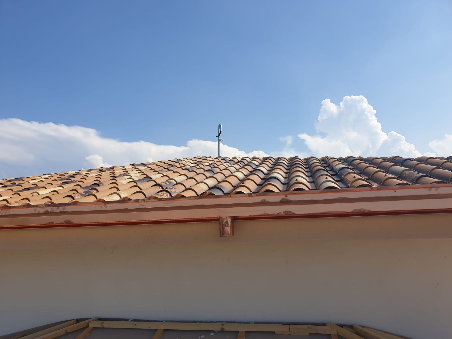Particolare copertura e pluviali in rame