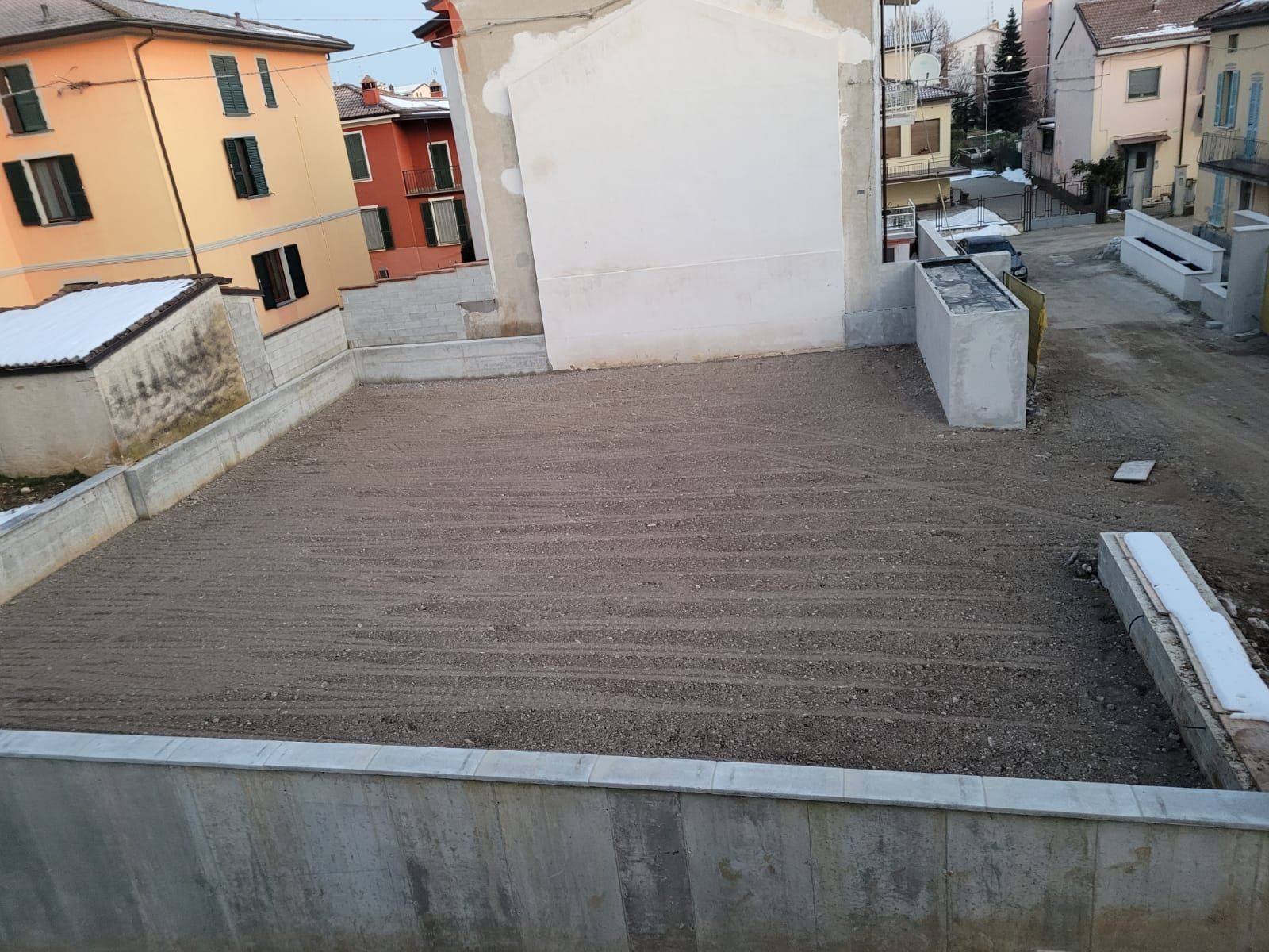 Sistemazione area posti auto