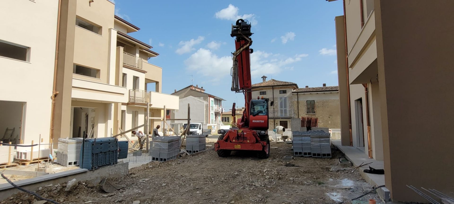Lavorazione ingressi palazzine