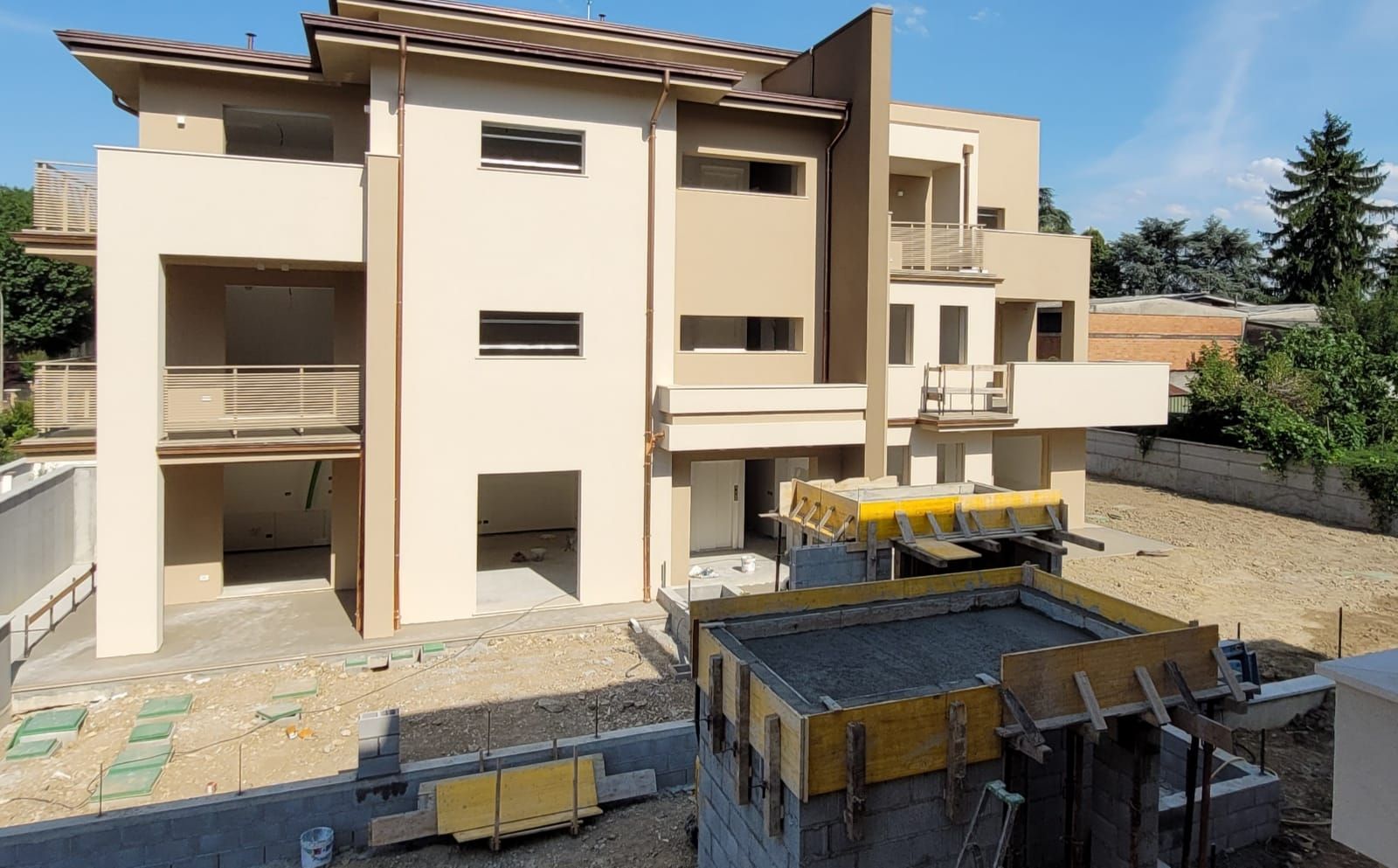 Formazione ingressi palazzine