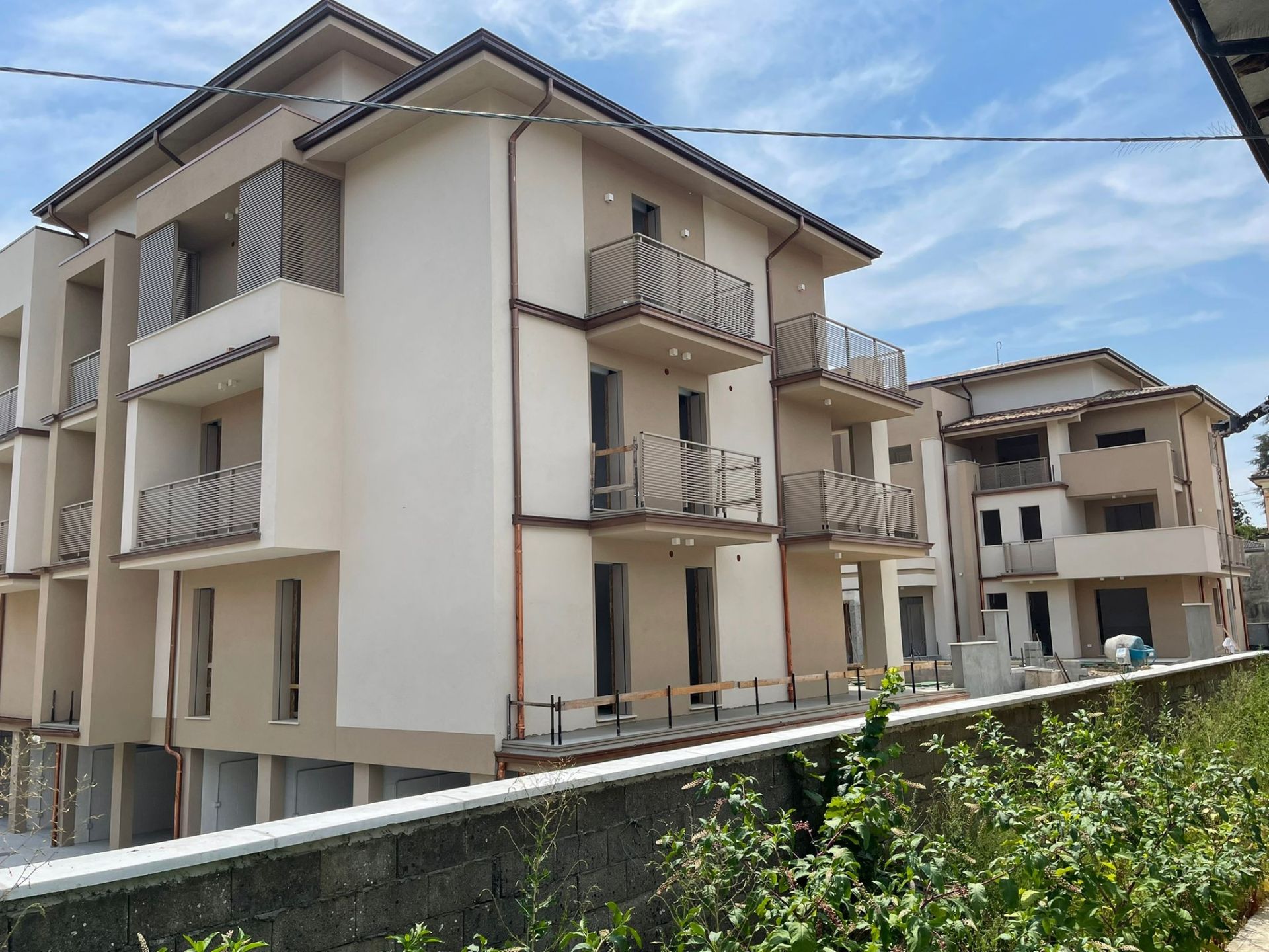 Veduta dal retro palazzina 1