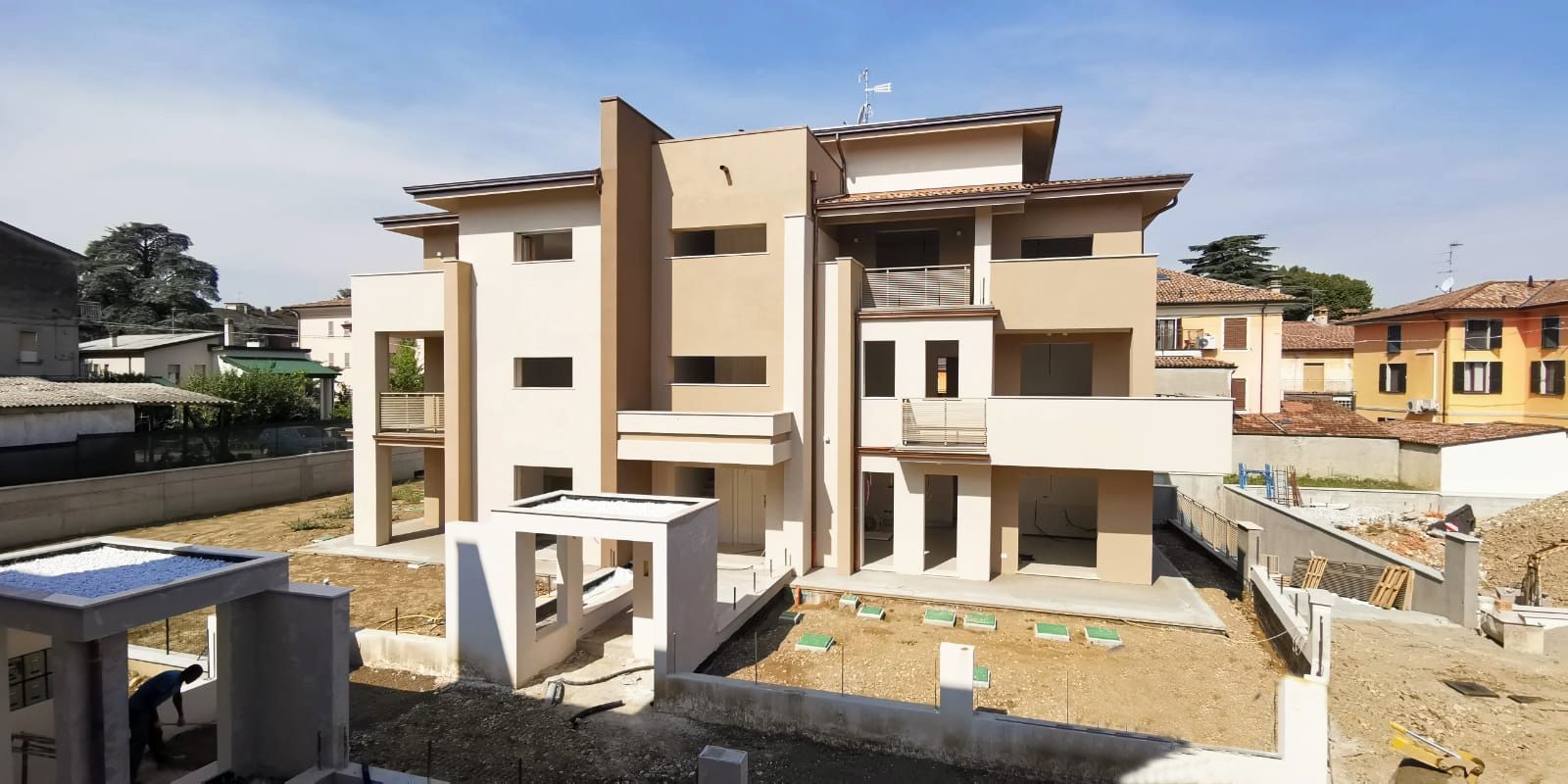Veduta fronte palazzina 1