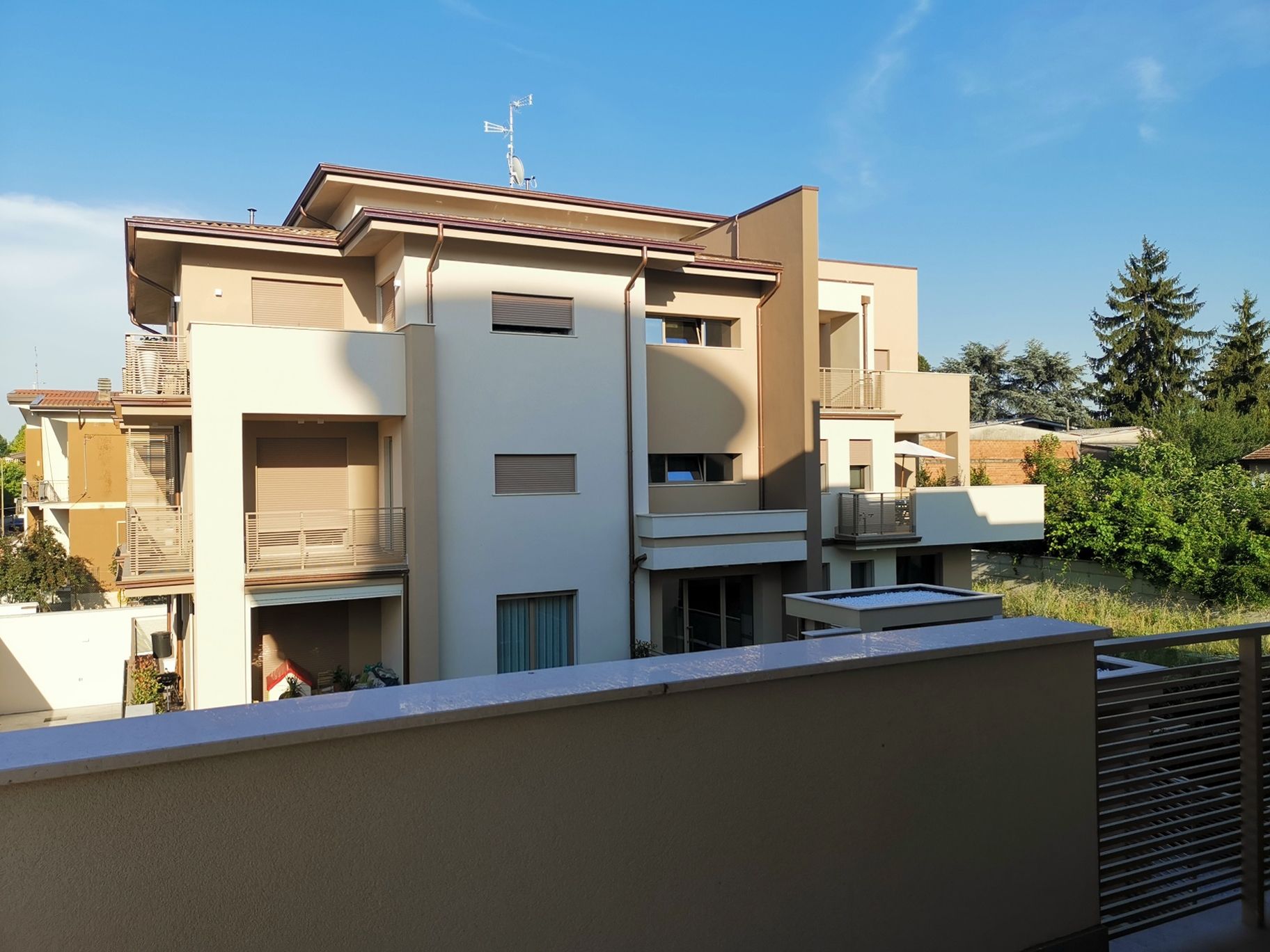 Palazzina 2 sotto sera