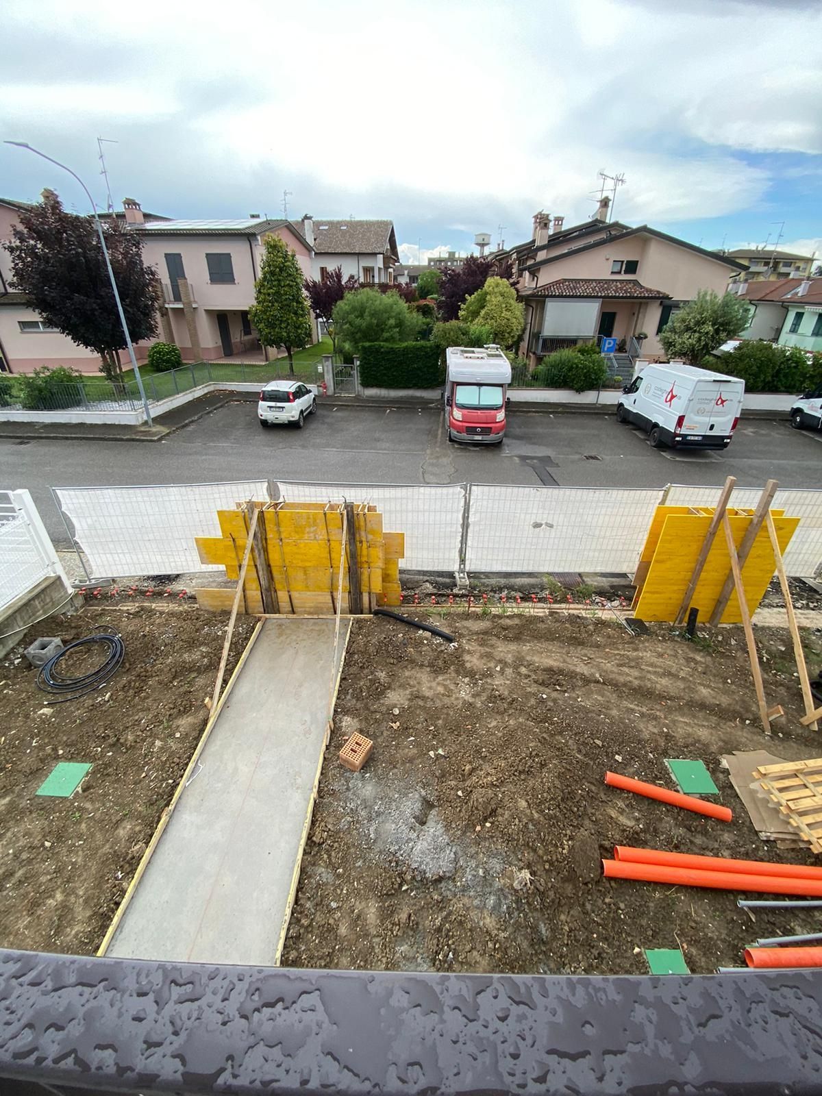 Pronti per getto pilastri ingressi
