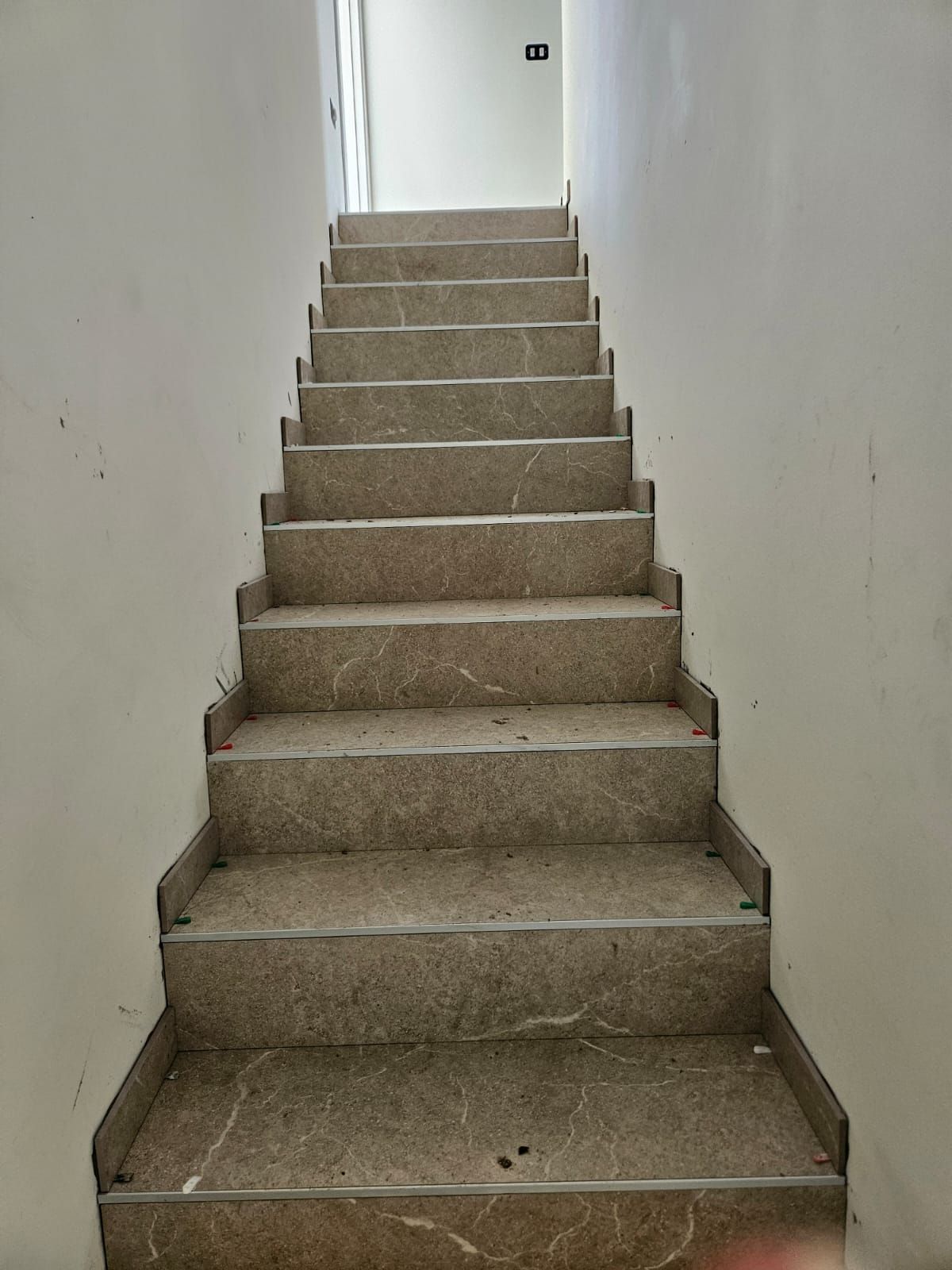 Rivestimento scala Villa B