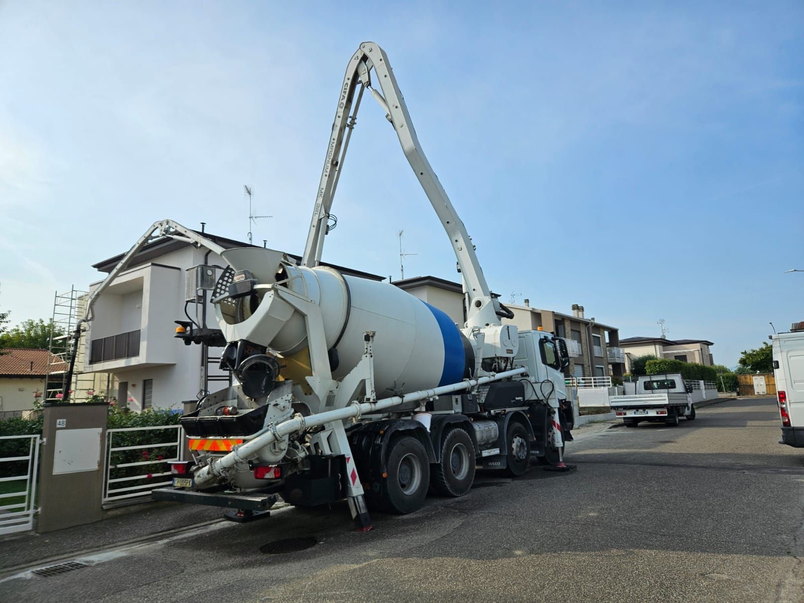 Piazzamento per getto vialetto e cortile 
