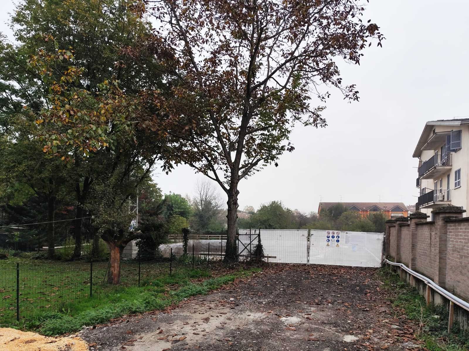 Accesso cantiere da viale privato