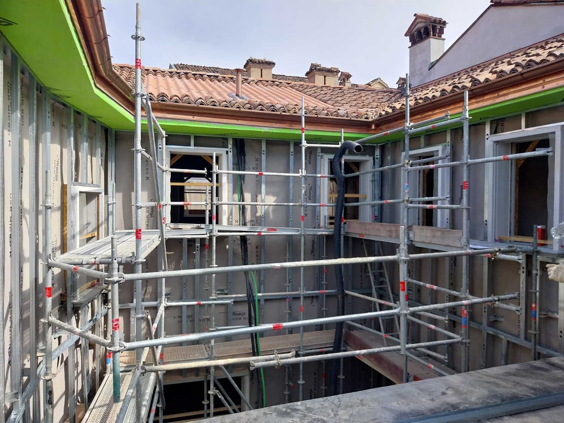 Struttura per la facciata traspirante interna