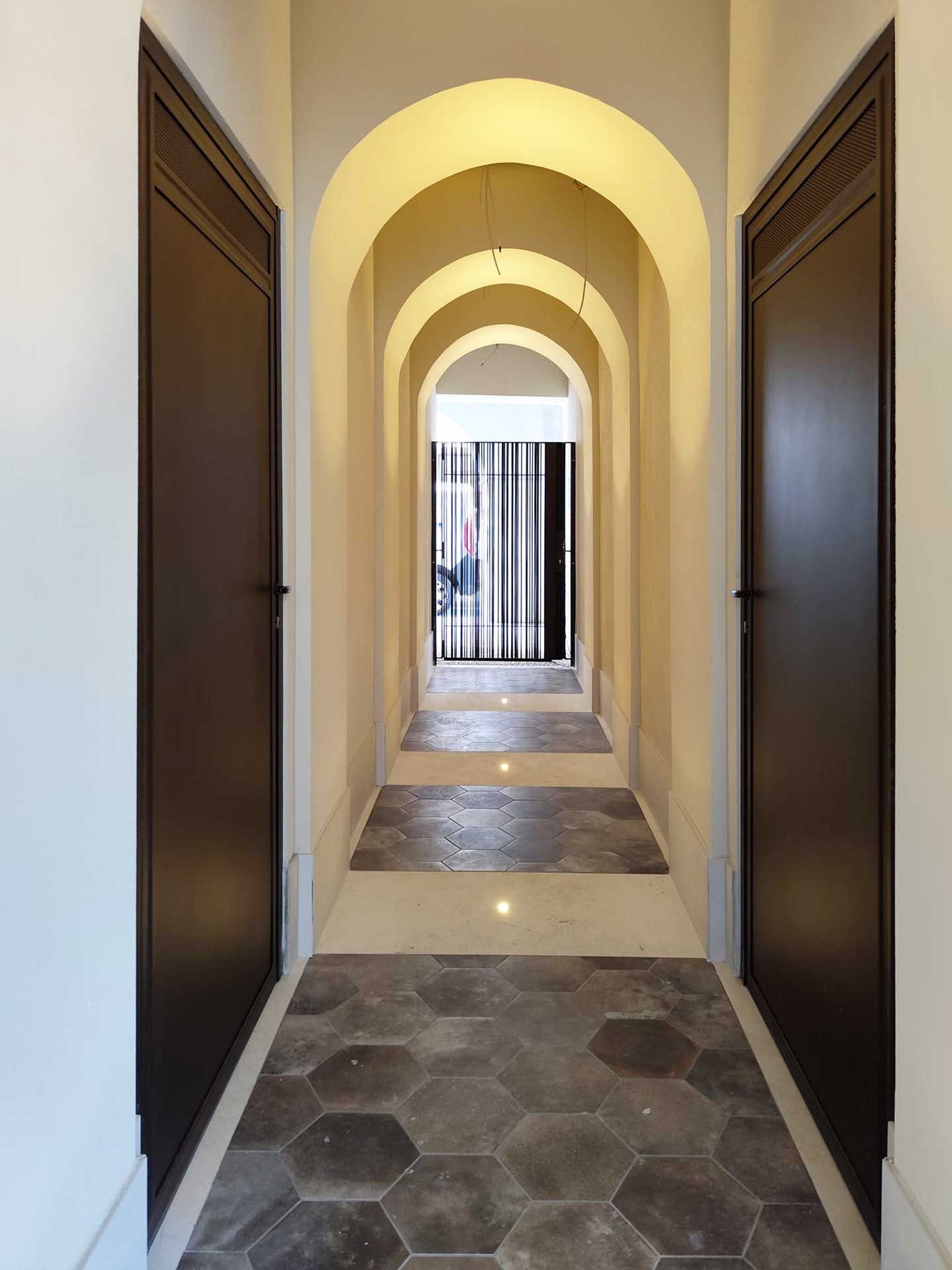L'ingresso pedonale visto dall'interno