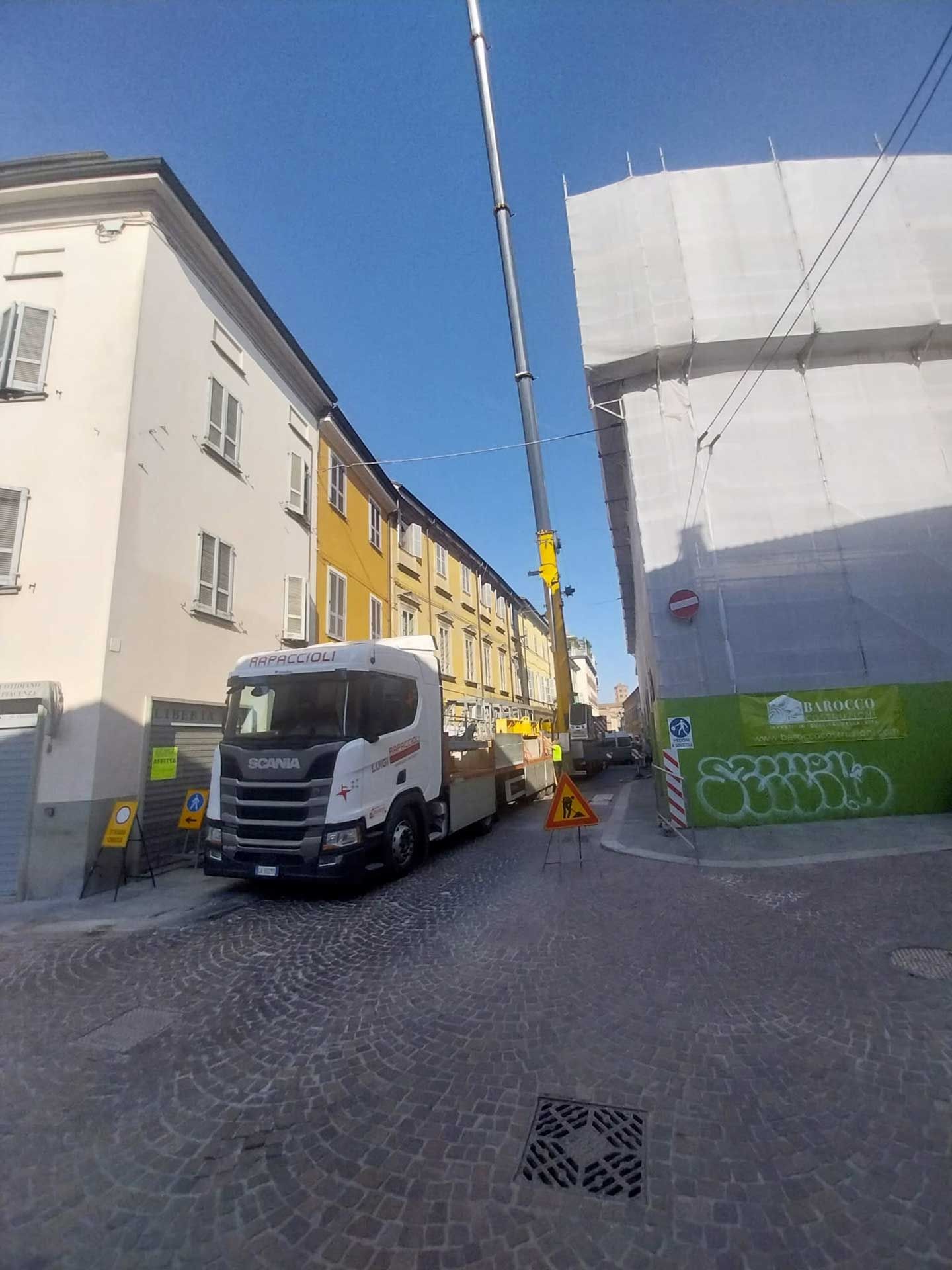 Piazzamento autogru e mezzi